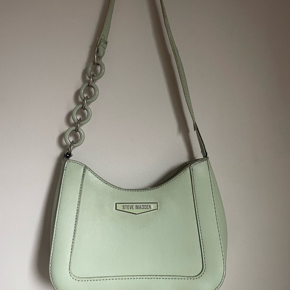 Steve Madden Mint Pistachio Green Crescent Shoulder Baguette Bag with Chain Srap - Picture 2 of 8